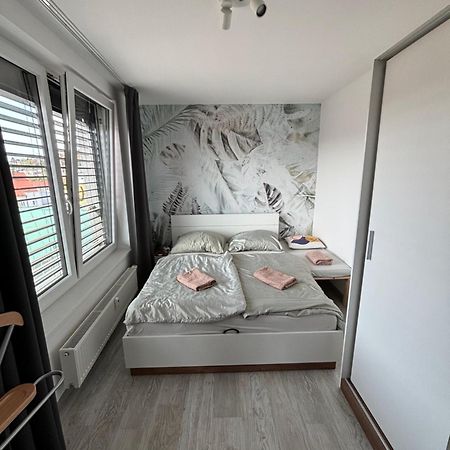Premiere Apartment Bratislava - Private Parking Екстериор снимка